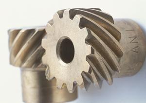 工場の環境改善に大型シーリングファン